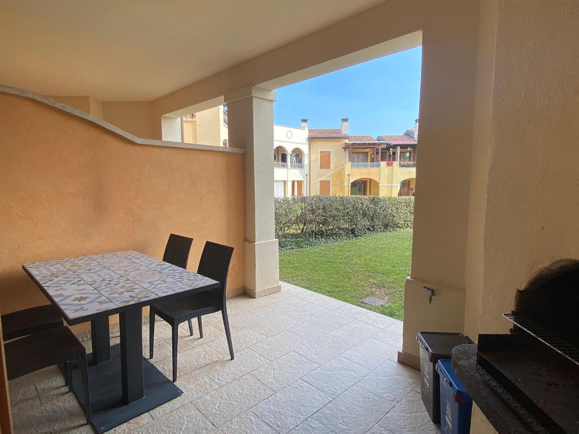 The Flowers - Apartments With Private Garden In Residence With Pool Manerba del Garda Eksteriør bilde